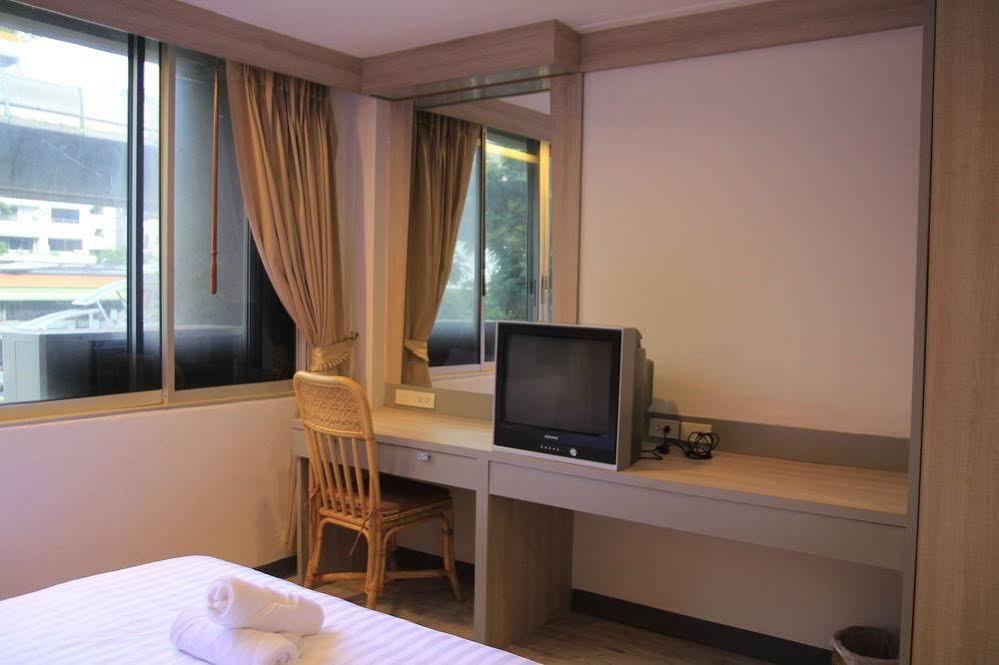 Oyo 437 Hostel Na Nara Bangkok Exterior photo